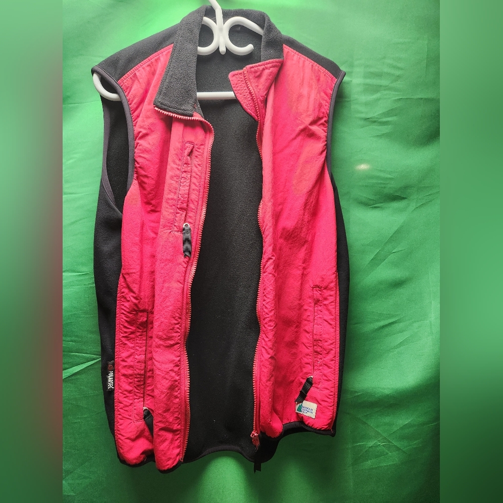 Mountain equipment Co vest red and black fleece liner size large